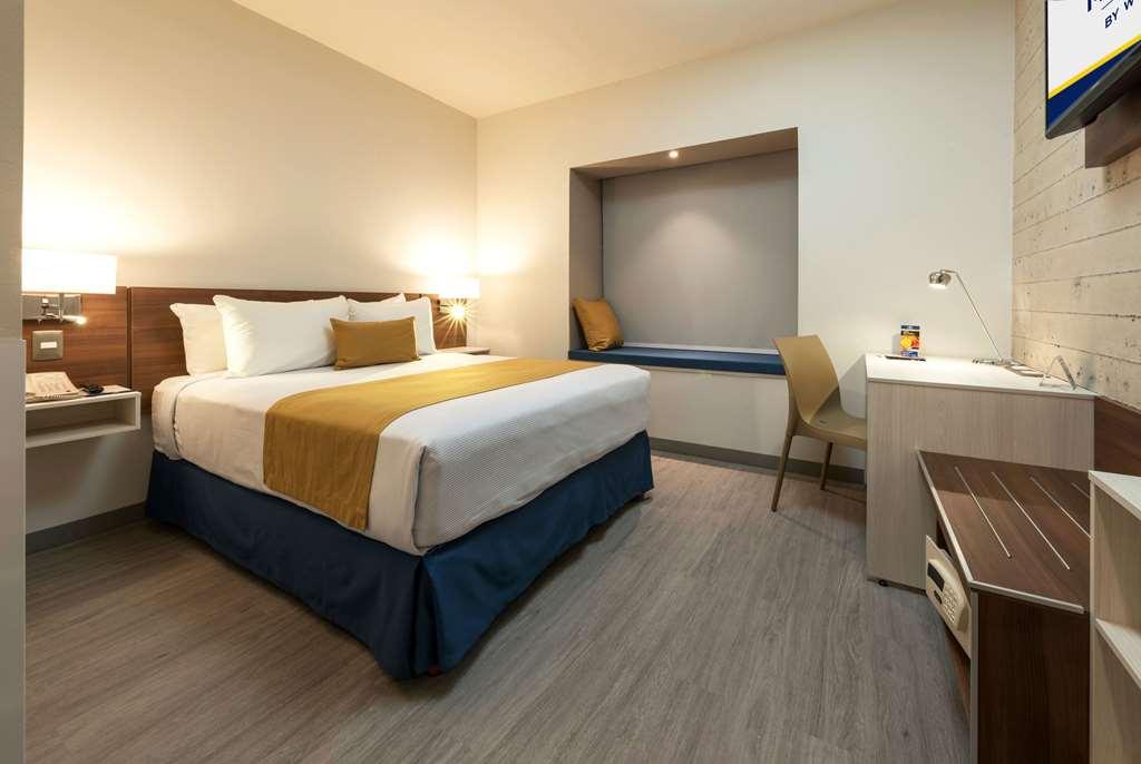 Microtel Inn & Suites By Wyndham Irapuato Værelse billede
