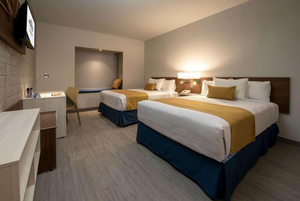 Microtel Inn & Suites By Wyndham Irapuato Værelse billede