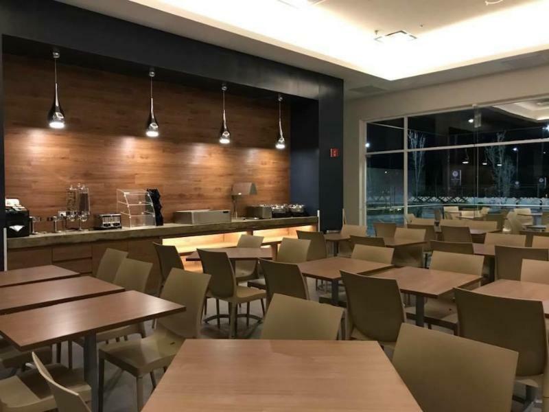 Microtel Inn & Suites By Wyndham Irapuato Eksteriør billede